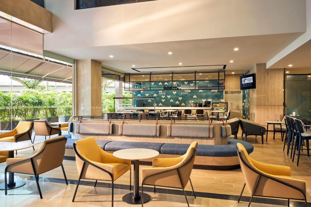 Holiday Inn Express & Suites Singapore Novena, An Ihg Hotel Buitenkant foto